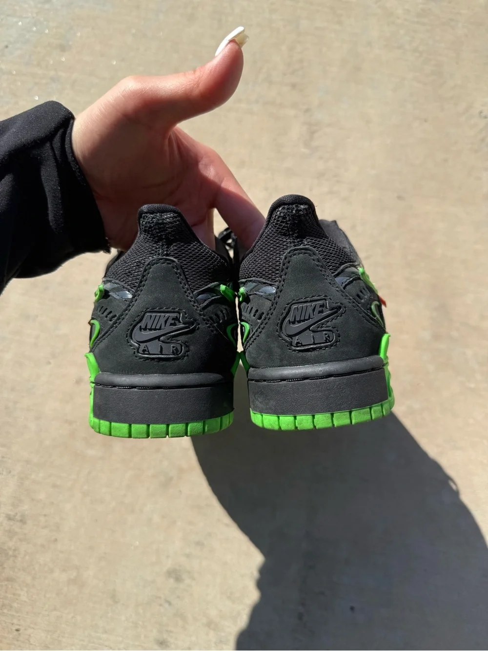Nike Men's Black & Green Low-Top Sneakers